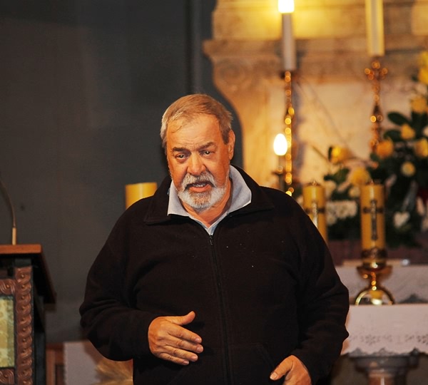 Sjajan nastup Hvarskog pučkog kazališta u jaskanskoj župnoj crkvi - Jakša Fiamengo