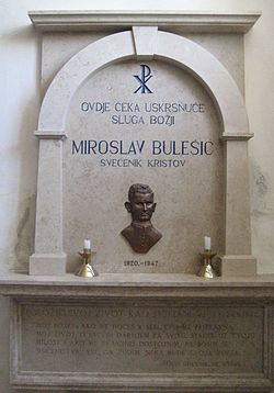 Blaženi Miroslav Bulešić - grob u župnoj crkvi u Svetvinčentu