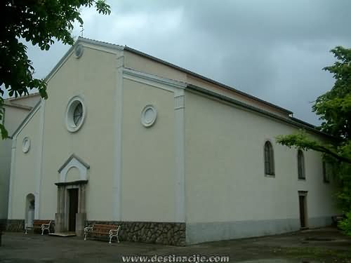 Mala Gospa-župna crkva u Polju