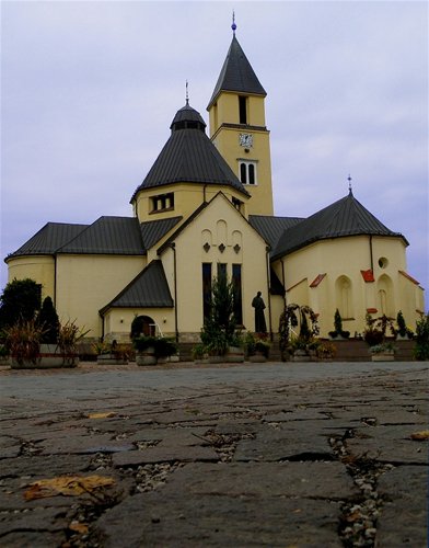 Presveto Trojstvo-župna crkva u Krašiću