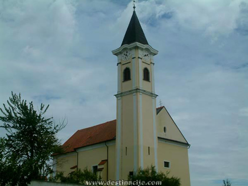 Sveta tri kralja - župna crkva u Svibovcu