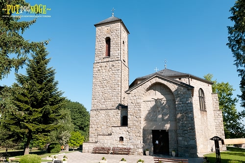 Sveti Alojzije Gonzaga-župna crkva u Popovači