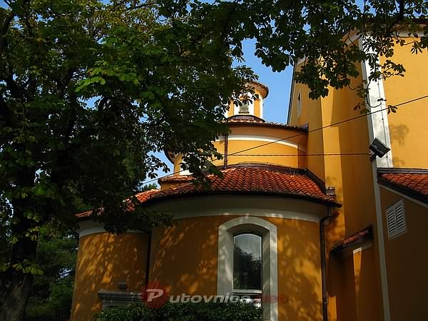 Sveti Apolinar-župna crkva u Bogovićima kod Malinske