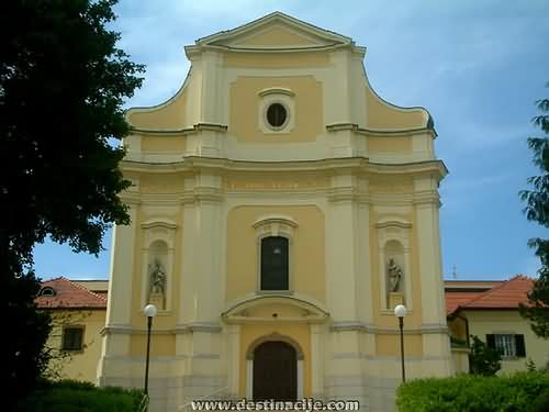 Sveti Franjo Ksaverski-župna crkva u Zagrebu