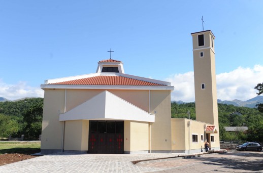 Sveti Maksimilijan Kolbe-crkva u Podhumu