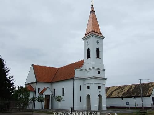 Sveti Matej-župna crkva u Bizovcu
