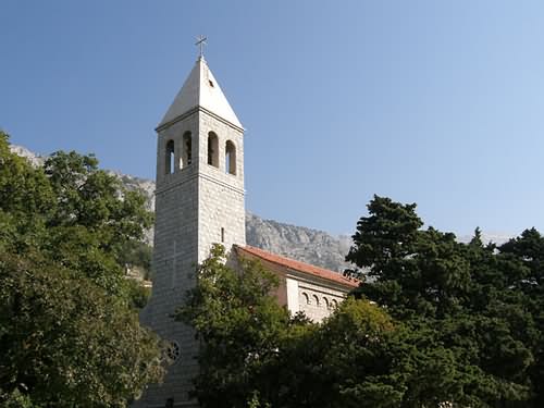 Sveti Stjepan - župna crkva u Brelima