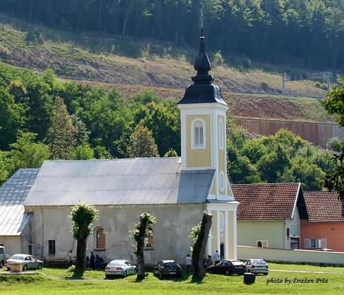 Sveti Stjepan-župna crkva u Kompolju