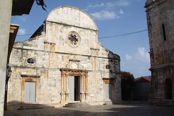 Sveti Stjepan I papa - župna crkva u Starom Gradu