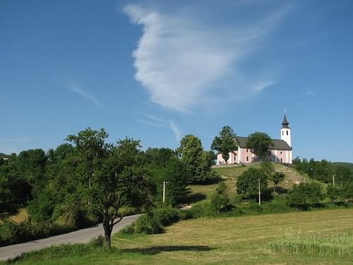Uzvišenje svetoga Križa-župna crkva u Perušiću